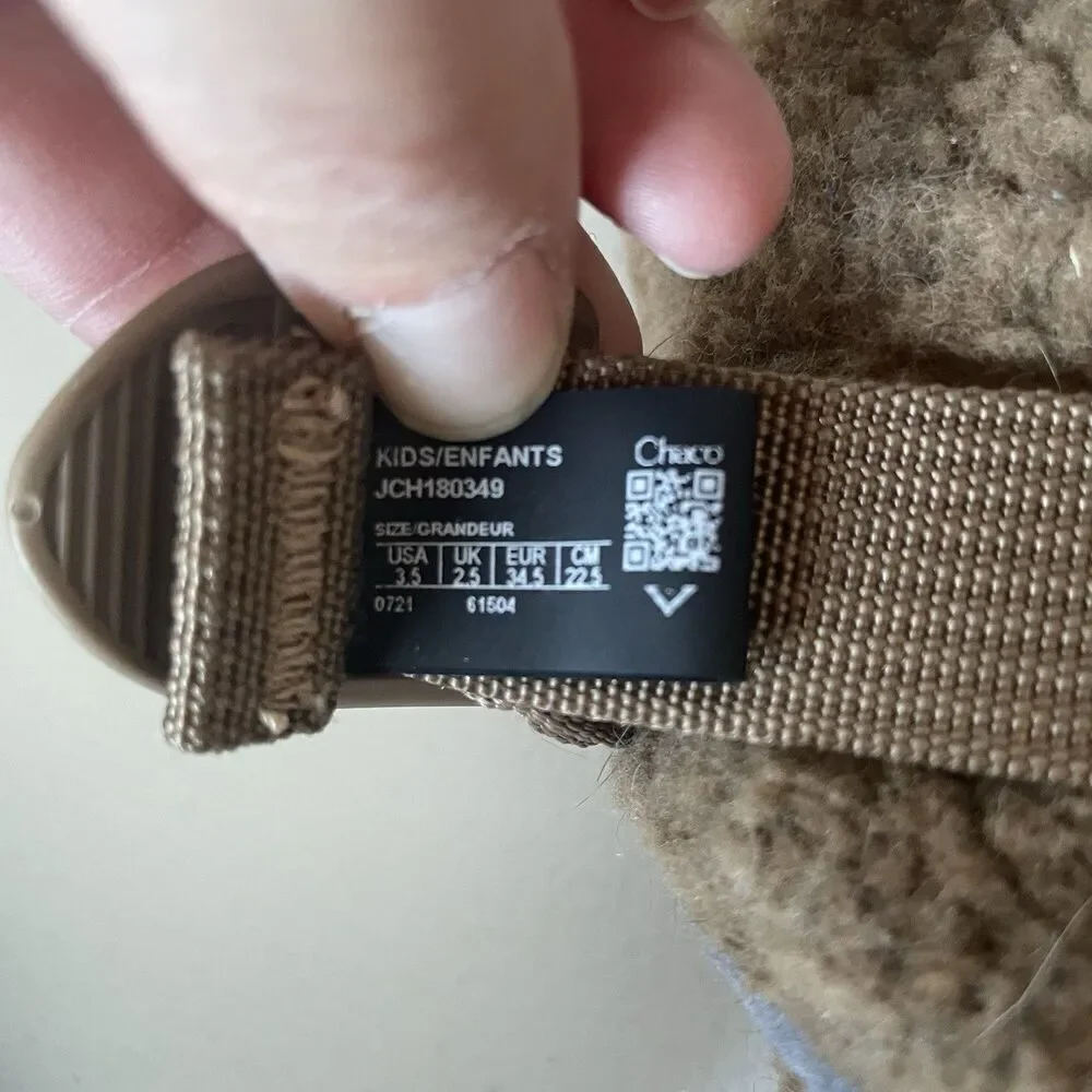 Chaco Ramble Fluff Kids' Ankle Boot Natural Brown Fuzzy Cozy Warm Unisex 3.5